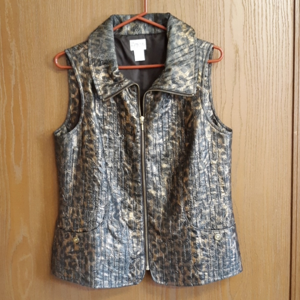 Gently worn Zenergy by Chico's Vest Size 1